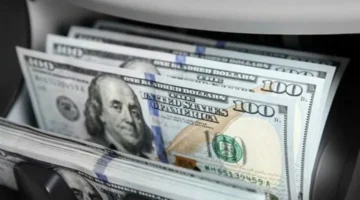 تراجع جديد.. سعر الدولار مقابل الجنيه في بداية تعاملات الإثنين بالبنوك المصرية